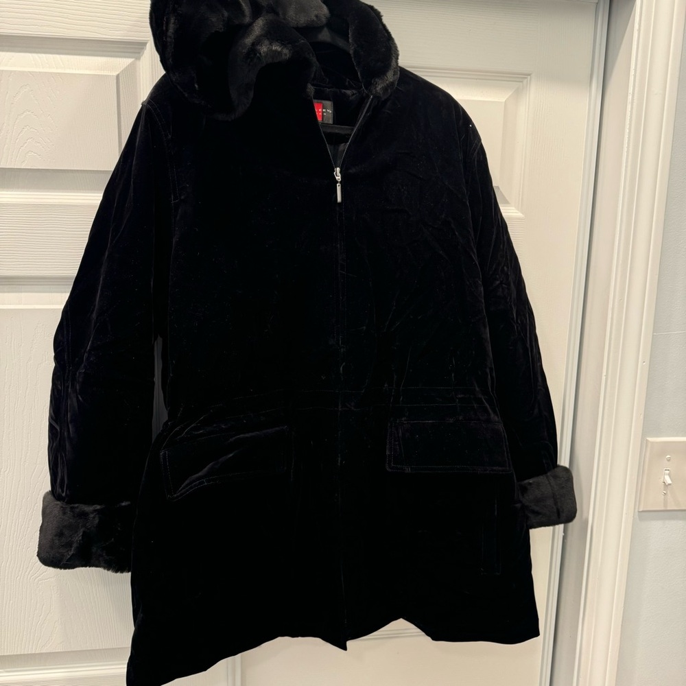 1x black velvet with faux fur accent coat.